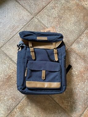 K&F concepts lightweight camera back pack. Unisex